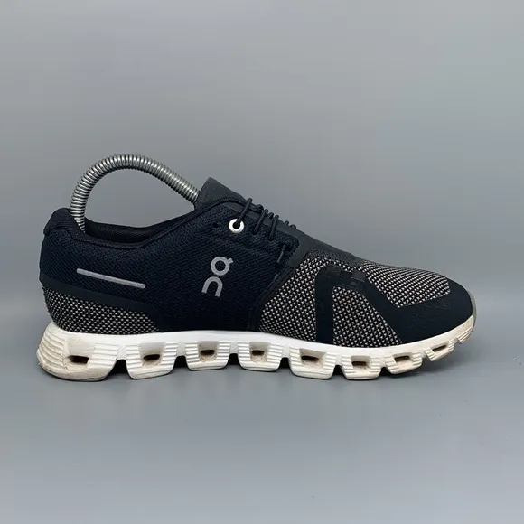 On Cloud 5 Black White Running Shoes Women’s Sz 7.5