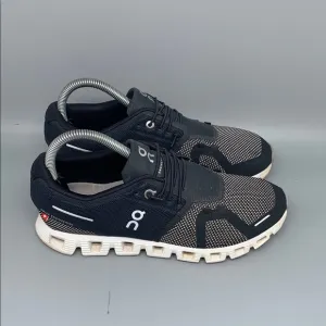 On Cloud 5 Black White Running Shoes Women’s Sz 7.5