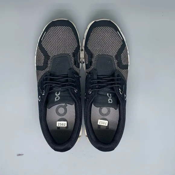On Cloud 5 Black White Running Shoes Women’s Sz 7.5