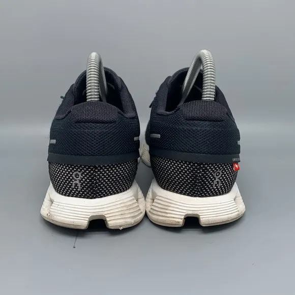 On Cloud 5 Black White Running Shoes Women’s Sz 7.5