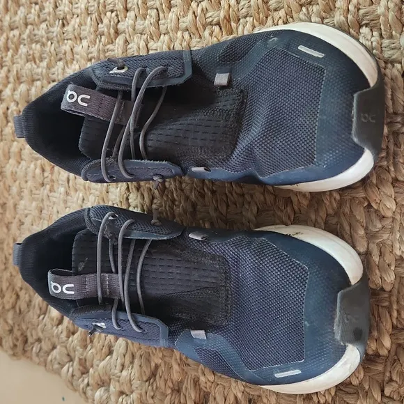 On Cloud 6 Running Youth Shoes Y6.5/Womans 8