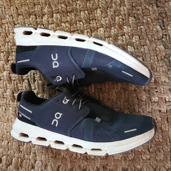 On Cloud 6 Running Youth Shoes Y6.5/Womans 8