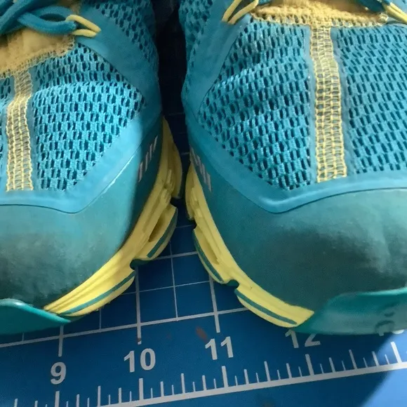 On Cloud Cloudflyer Running Shoes Women's 10 Blue Yellow Athletic Sneakers
