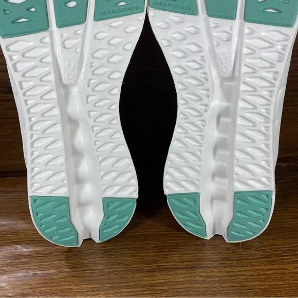 On Cloud Cloudsurfer Mens Shoe size 11