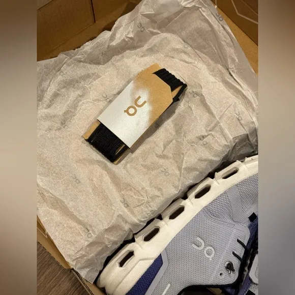 ON CLOUD Kids Cloud Sky Sneaker Size 5.5 Y
