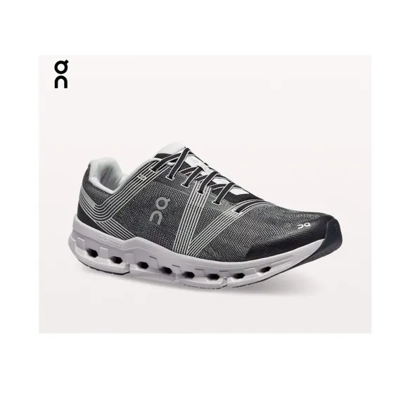 On Cloud Men’s Running Shoes.