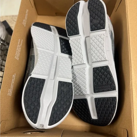On Cloud Men’s Running Shoes.