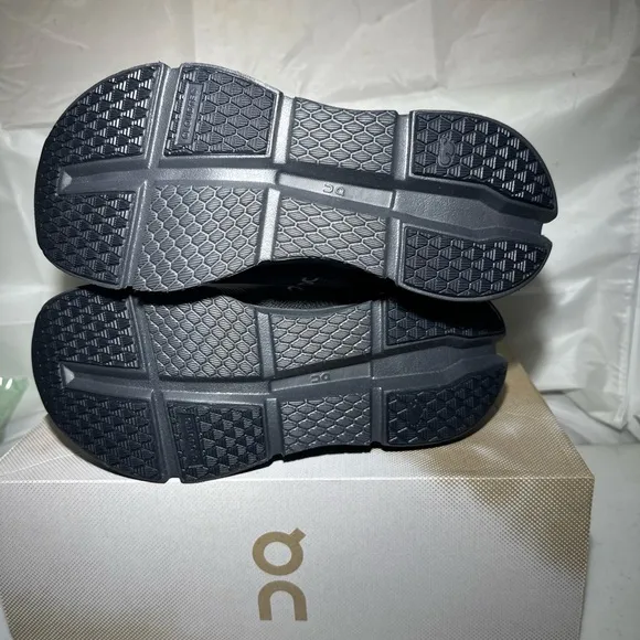 On Cloud Running Shoes Black Eclipse size 9.5 Men