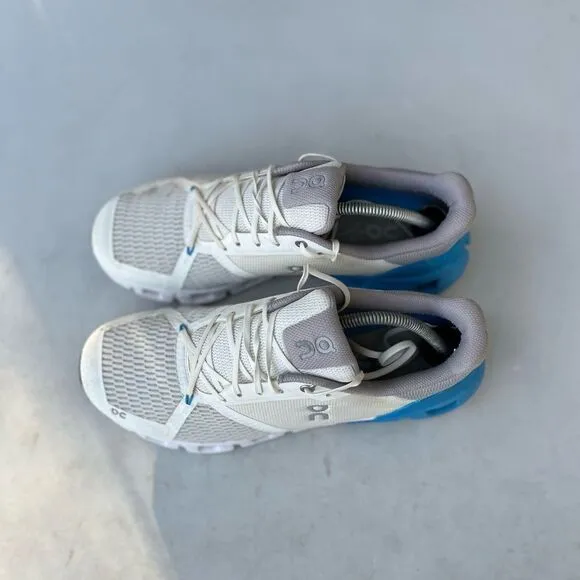On Cloud Running Shoes Mens Size: 10.5