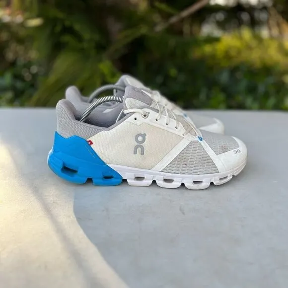On Cloud Running Shoes Mens Size: 10.5