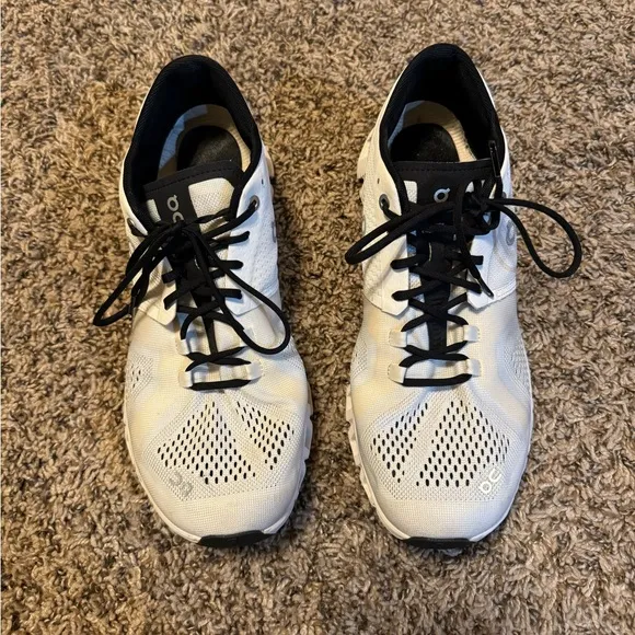 On Cloud X Running Shoes