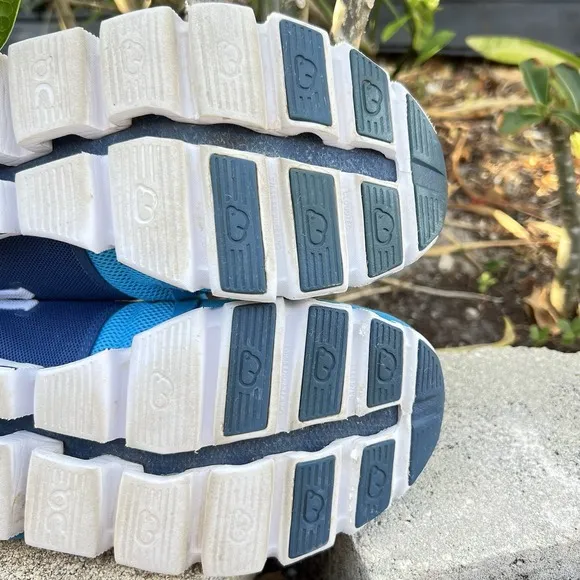 ON Men's Cloud Malibu/Denim Cloudtec Running Shoes Size M 9.5