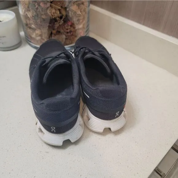 On Running Cloud 5 shoes - Black White size 9 women's