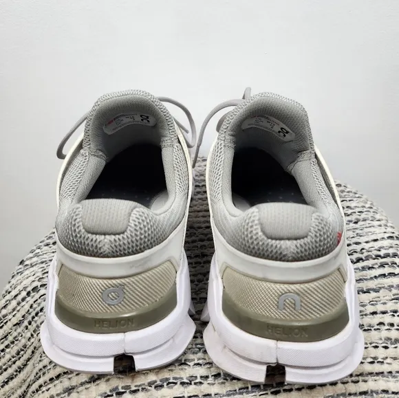 On Running Cloud Swift Gray Running Shoes Womens 10
