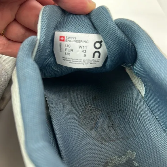 On Running Cloud Women's Running Shoes