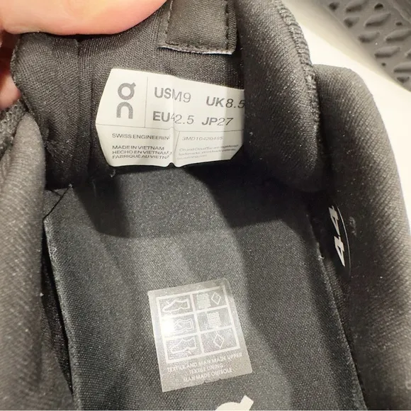 On Running Men's Athletic Shoes - Black and White