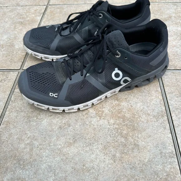 On Running Mens Cloudflow Faux Leather Sport Running Shoes