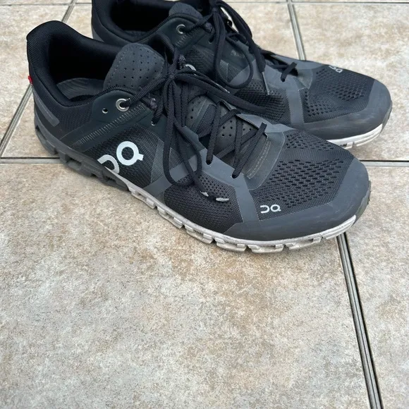 On Running Mens Cloudflow Faux Leather Sport Running Shoes