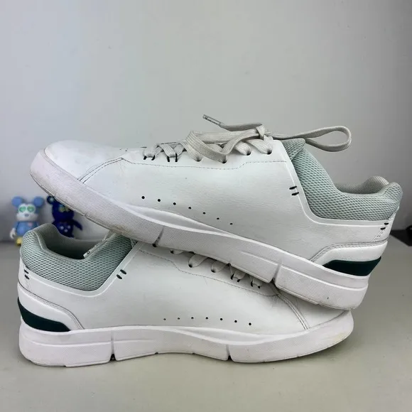 On Running The Roger Advantage Shoes Womens Size: 9.5