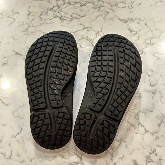 Oofos Black OOahh Slip On Slide Sandals Size Woman’s 7