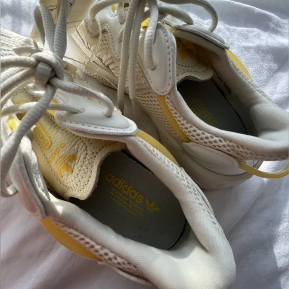 Ozweego Adidas Women's 5.5 GY5445 Off White Originals Sneakers Brand New