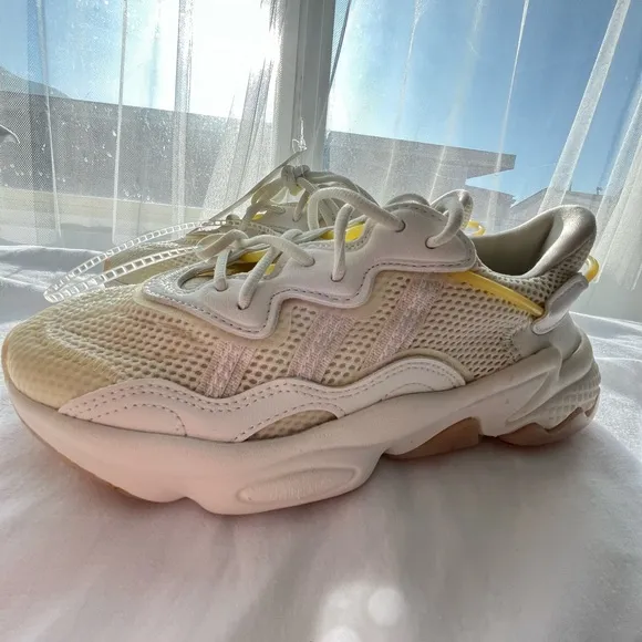 Ozweego Adidas Women's 5.5 GY5445 Off White Originals Sneakers Brand New