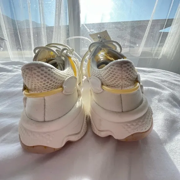 Ozweego Adidas Women's 5.5 GY5445 Off White Originals Sneakers Brand New