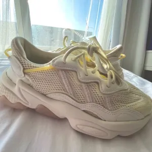 Ozweego Adidas Women's 5.5 GY5445 Off White Originals Sneakers Brand New