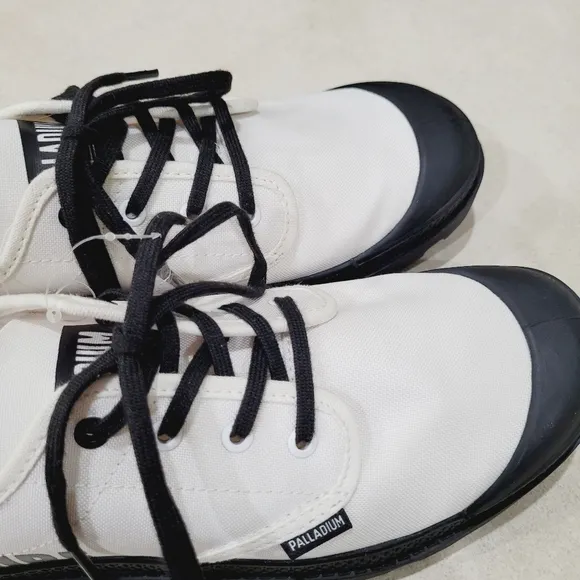 Palladium Make the Future Low Top Light Sneakers Mens 9