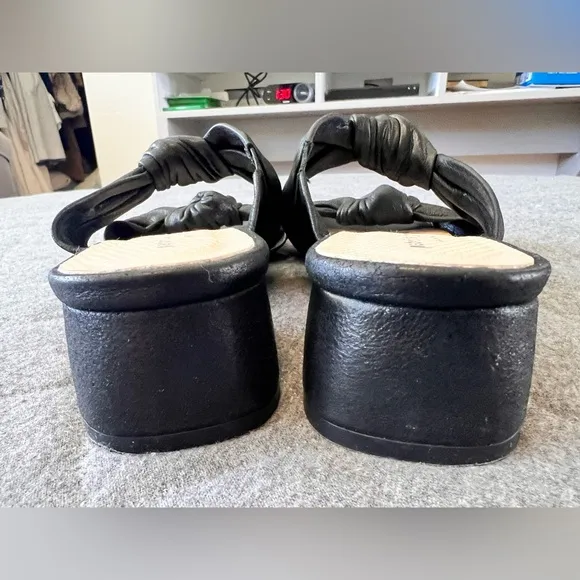 PATRICIA GREEN Sz 8 Black Leather Slip Double Strap Knotted Slip on Sandals