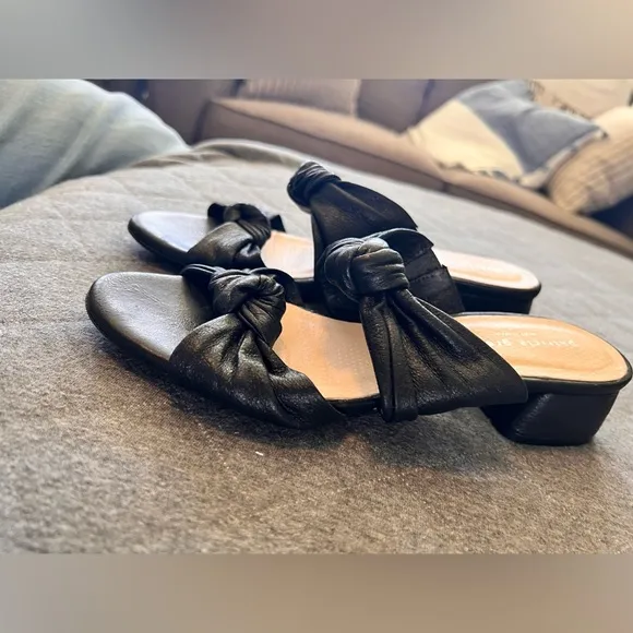PATRICIA GREEN Sz 8 Black Leather Slip Double Strap Knotted Slip on Sandals