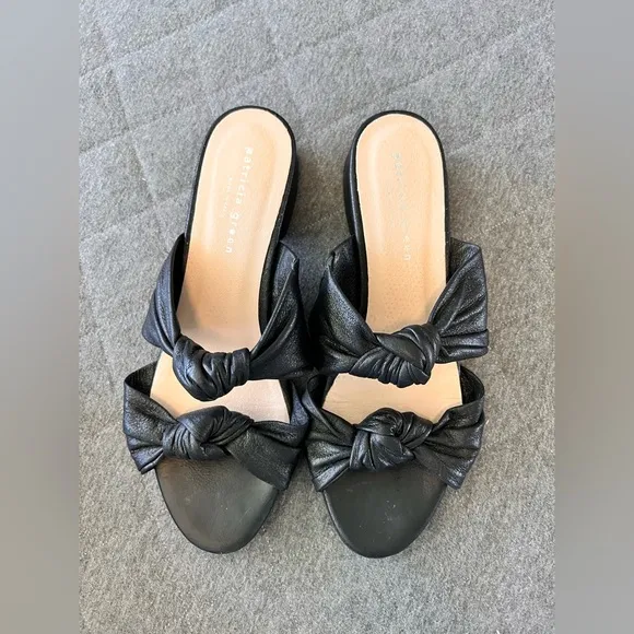 PATRICIA GREEN Sz 8 Black Leather Slip Double Strap Knotted Slip on Sandals