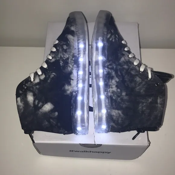 Pop Shoes Fairmount Light Up Sneakers (Big Kid)