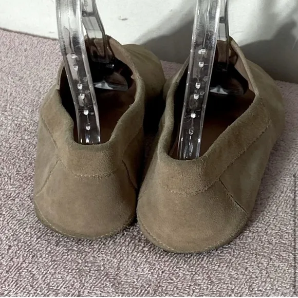 Poppy Barley Light Tan Suede Slip On Loafer Style Shoes 8.5