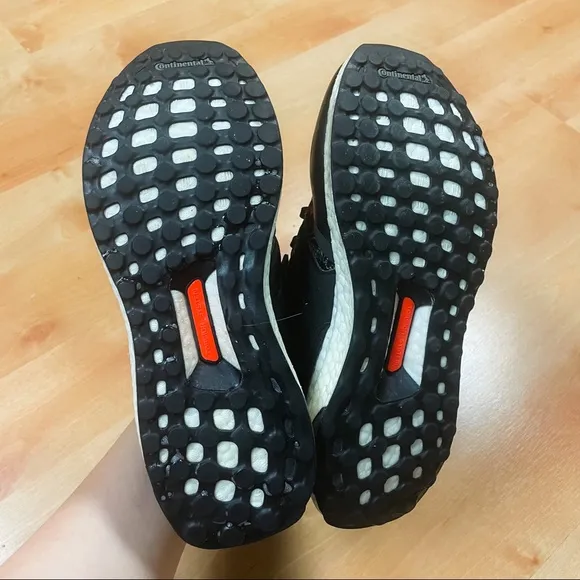 RARE HTF Adidas x Disney Ultra Boost Black &amp; Multi Goofy Graphic Sneaker Size 6