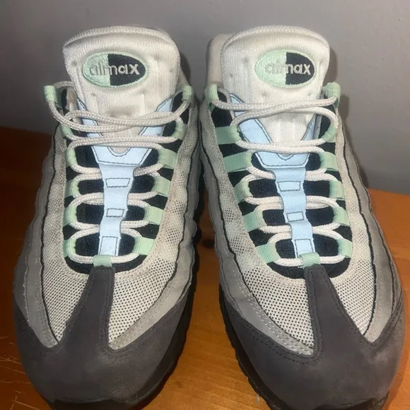 RARE Nike Air Max 95 Fresh Mint Green Mens Shoes  9.5