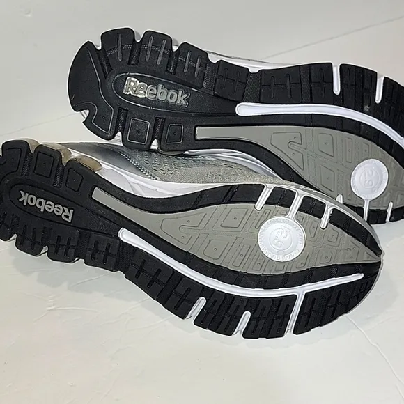 REEBOK &quot;JET DASHRIDE&quot; mens running shoes, Solid gray Size 12.  NWT