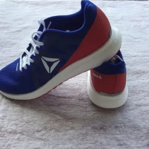 REEBOK FOREVER FLOATRIDE wns size 8.5