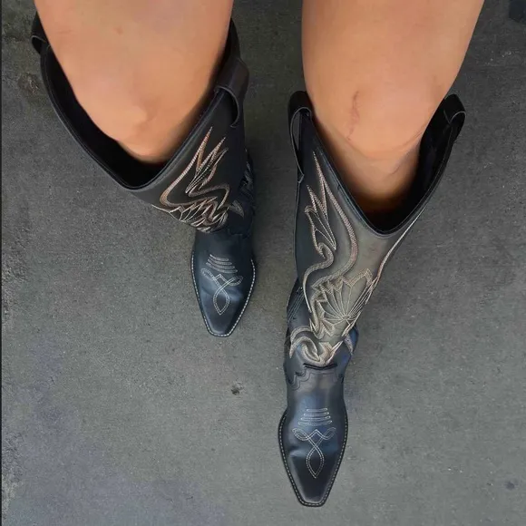 🤠RESTOCKED! EMBROIDERED WESTERN BOOTS