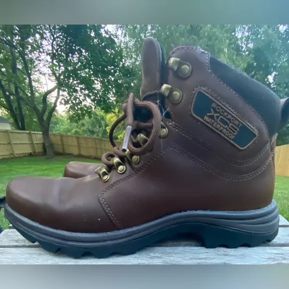 ROCKPORT COLD SPRINGS WATERPROOFELKHART BOOT. Size 7 pre owned