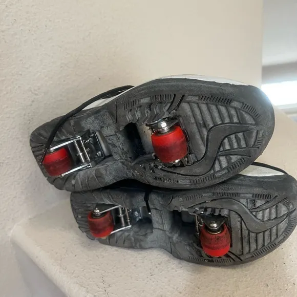 Roller Platform  Tennis Shoes Wheels Roller Skates Y2K Rollin Runners M 9 / W11