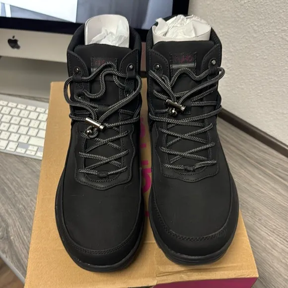 Ryka Women's Brae 2 Water-Resistant Cold Weather Boots (WIDE)