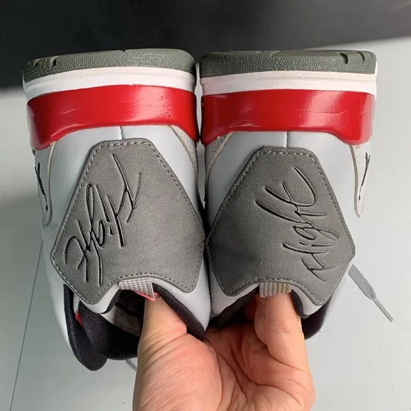 S38  2014 Nike Air Jordan Flight Mens Shoes Gray Black Red Men’s size 9.5‎