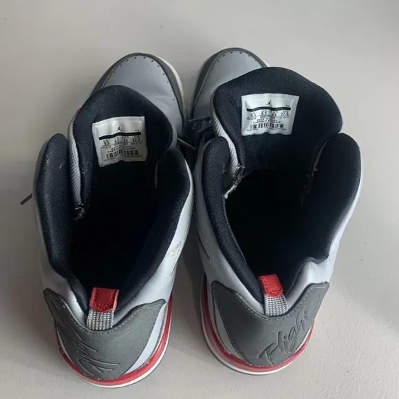 S38  2014 Nike Air Jordan Flight Mens Shoes Gray Black Red Men’s size 9.5‎