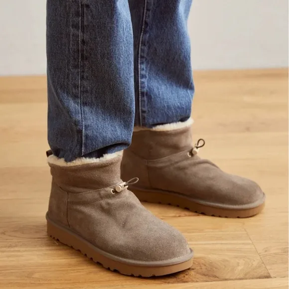 SALE UGG Classic Mini Toggler Smoke Plum Boots New
