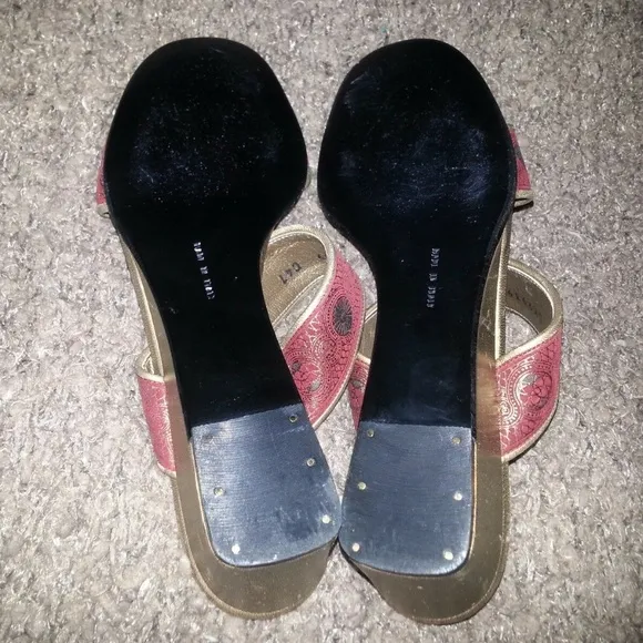 SALVATORE FERRAGAMO-Embossed-Red &amp; Gold Wedges