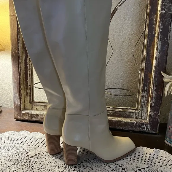 Sam Edlelman Leather Upper Boots , Knee Boots , Size 11 , Cream Co…