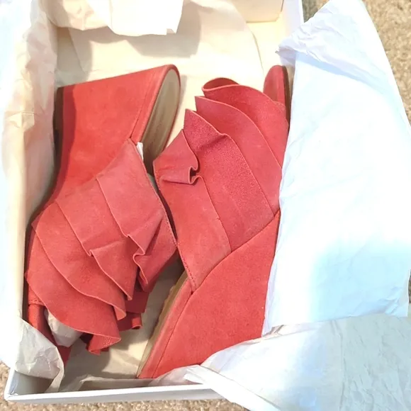 Sandals by Creators of Habit Kiera Azalea Suede w/Dust Bag