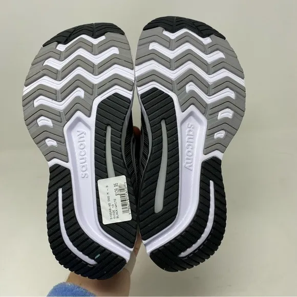 Saucony Guide 13 black white running shoes
