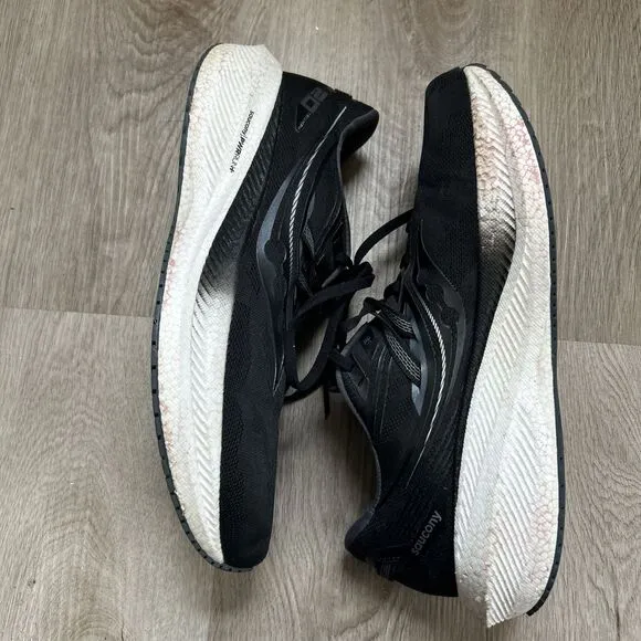 Saucony Triumph 20 Men’s 11 Running Shoes Black White Athletic Sneakers READ